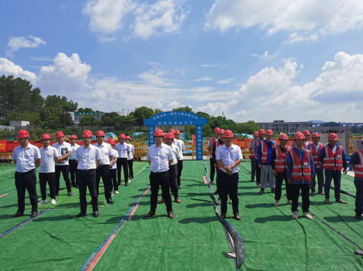 emc�ױ���(�й���½)�ٷ���վ
